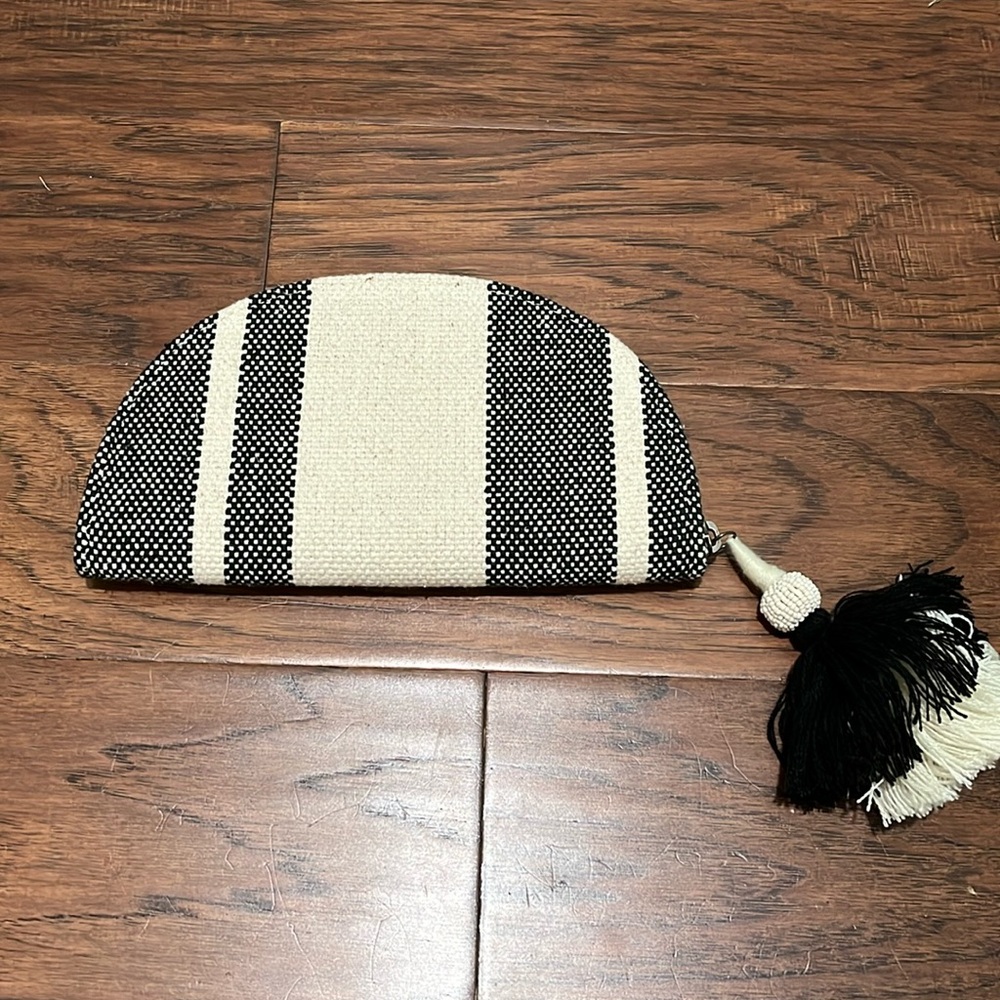EUC Boho Clutch